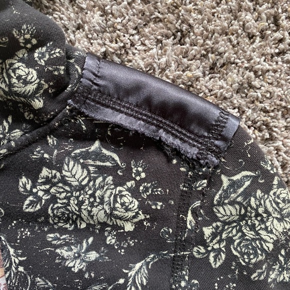 MISS ME BLACK HOODIE SIZE SMALL - Picture 2 of 3